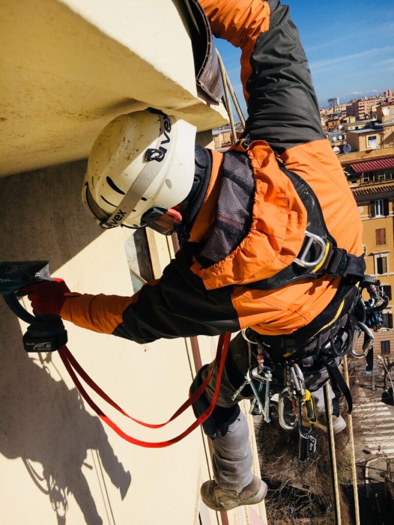 Progettazione e Installazione Reti Anticaduta Gatti a Roma - Rope Access - SEA  srl
